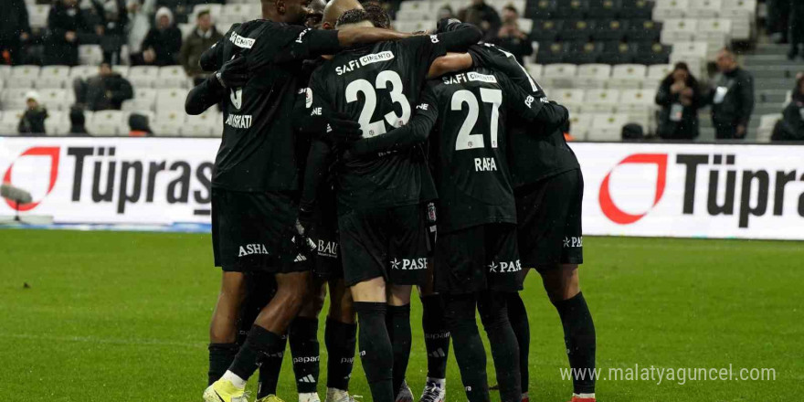 Trendyol Süper Lig: Beşiktaş: 2 - Bodrum FK: 0 (İlk yarı)