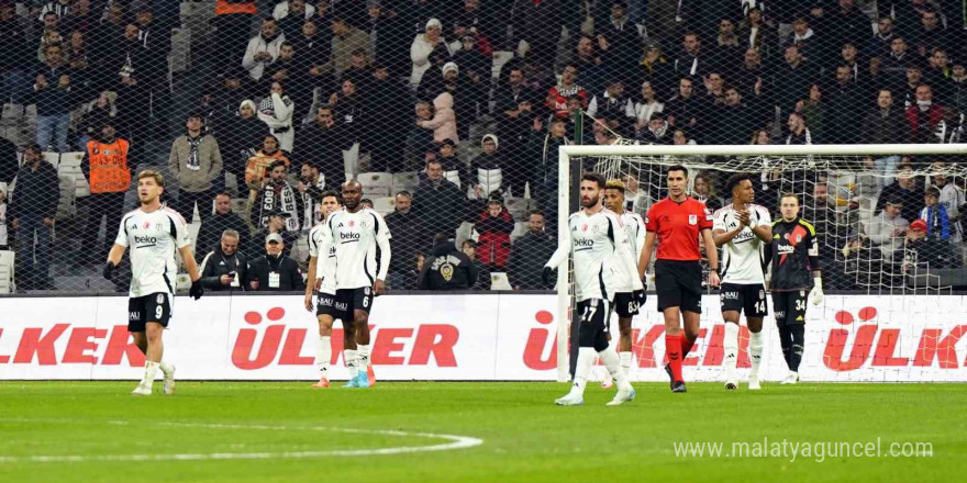 Trendyol Süper Lig: Beşiktaş: 2 - Göztepe: 2 (İlk yarı)