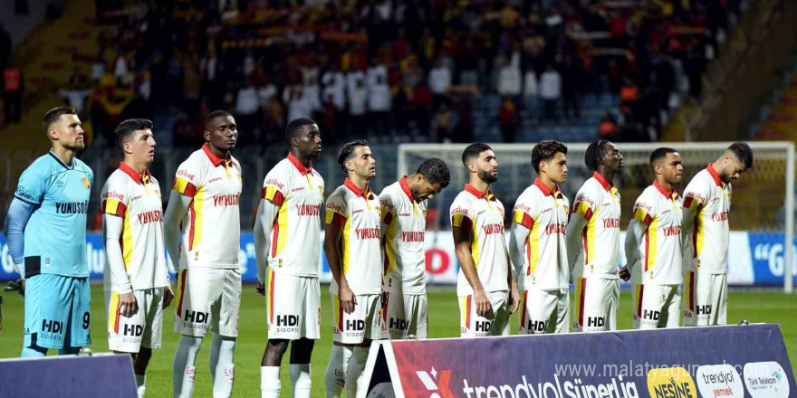 Trendyol Süper Lig: Eyüpspor: 1 - Göztepe: 0 (İlk yarı)