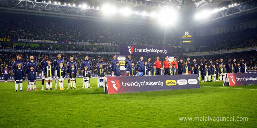 Trendyol Süper Lig: Fenerbahçe: 1 - Gaziantep FK: 0 (Maç devam ediyor)