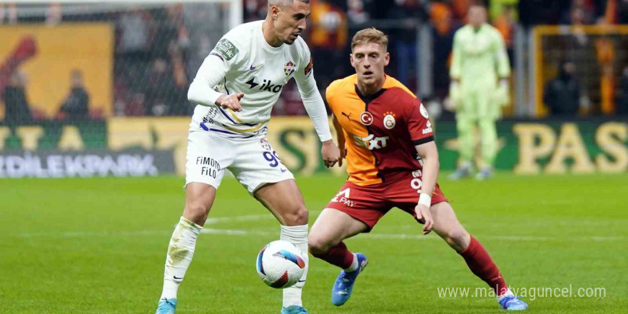 Trendyol Süper Lig: Galatasaray: 1 - Eyüpspor: 1 (İlk yarı)