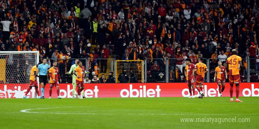 Trendyol Süper Lig: Galatasaray: 1 - Eyüpspor: 1 (İlk yarı)