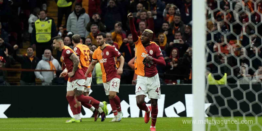 Trendyol Süper Lig: Galatasaray: 1 - Göztepe: 1 (İlk yarı)