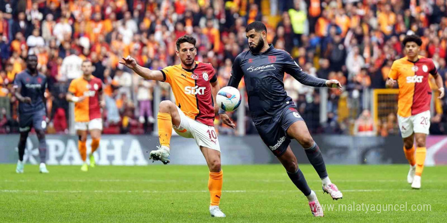 Trendyol Süper Lig: Galatasaray: 1 - Samsunspor: 0 (İlk yarı)