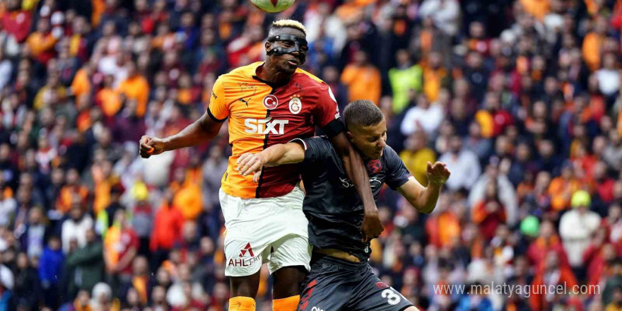 Trendyol Süper Lig: Galatasaray: 1 - Samsunspor: 0 (İlk yarı)