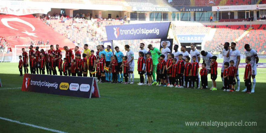 Trendyol Süper Lig: Gaziantep FK: 0 - Konyaspor: 1 (Maç devam ediyor)