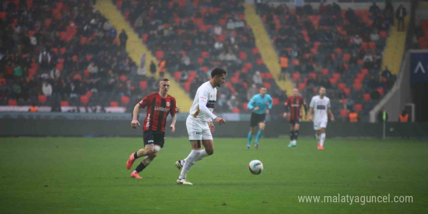 Trendyol Süper Lig: Gaziantep FK: 1 - Antalyaspor: 0 (İlk yarı)