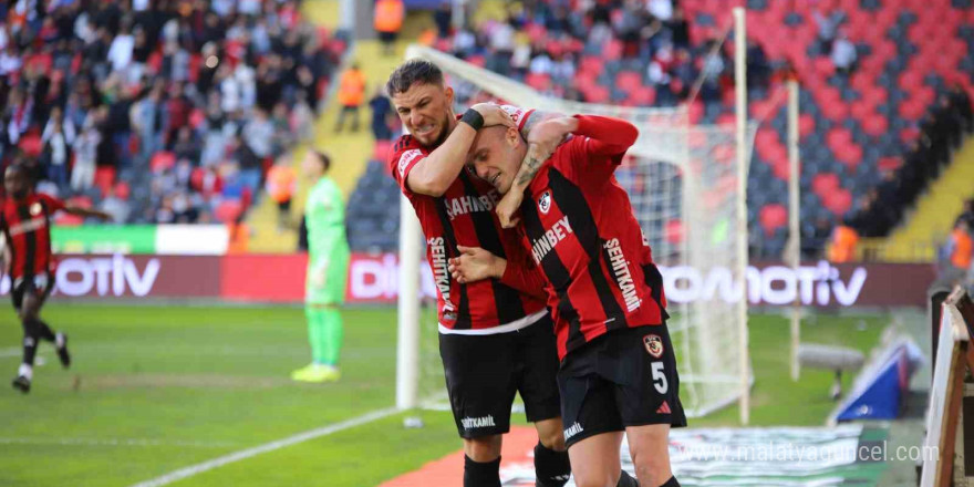 Trendyol Süper Lig: Gaziantep FK: 1 - Konyaspor: 1 (İlk yarı)