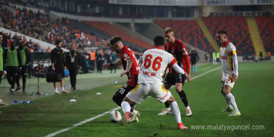 Trendyol Süper Lig: Gaziantep FK: 2 - Göztepe: 1 (Maç sonucu)