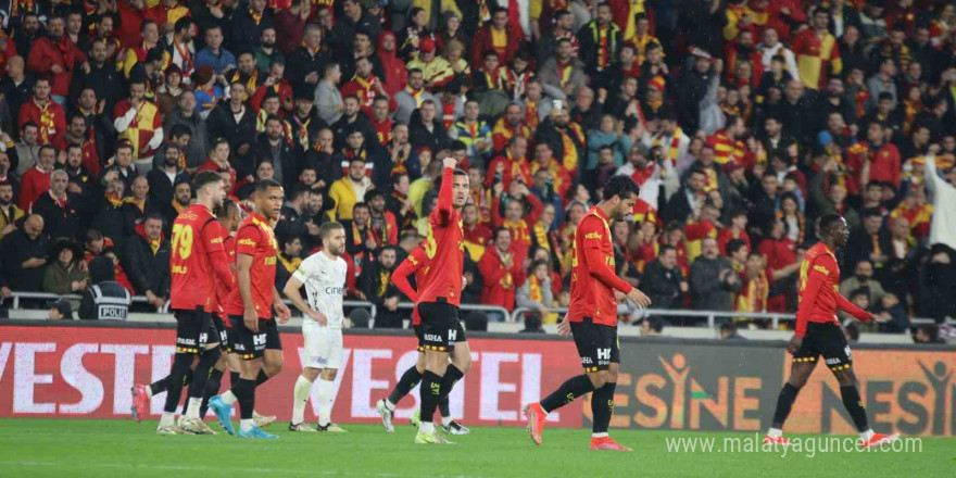 Trendyol Süper Lig: Göztepe: 1 - Kasımpaşa: 0 (İlk yarı)