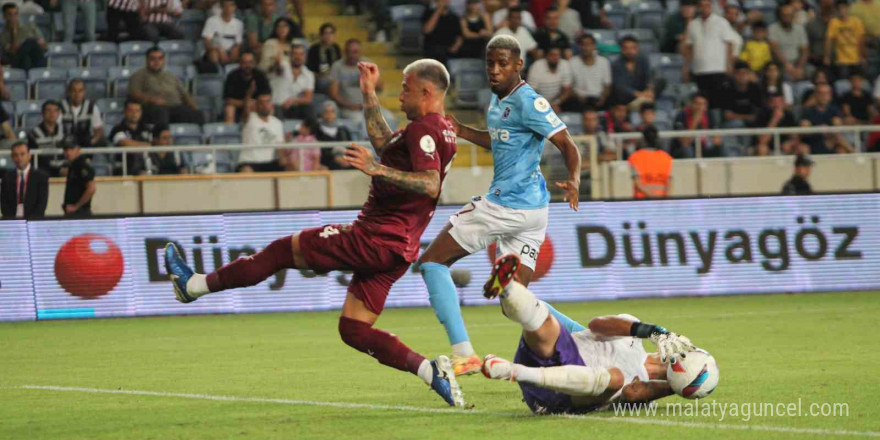 Trendyol Süper Lig: Hatayspor: 1 - Trobzonspor: 0 (İlk yarı)