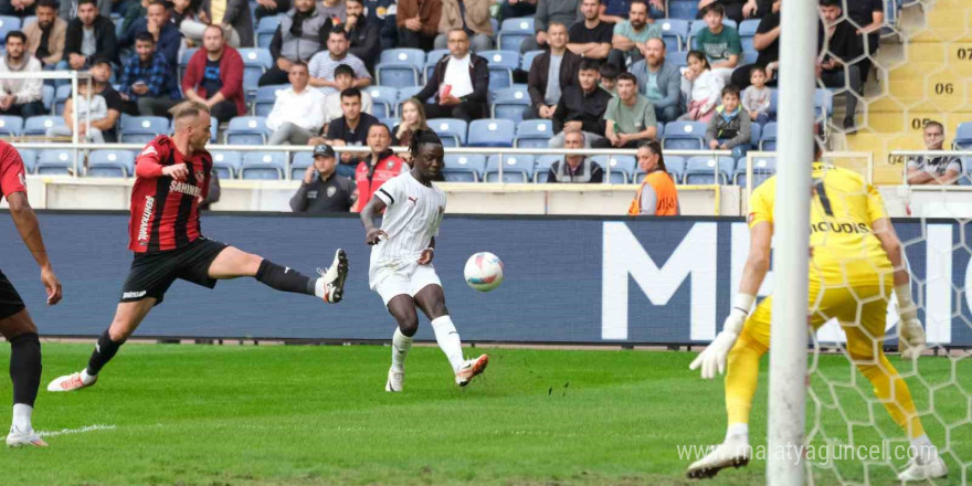 Trendyol Süper Lig: Hatayspor: 2 - Gaziantep FK: 1 (İlk yarı)