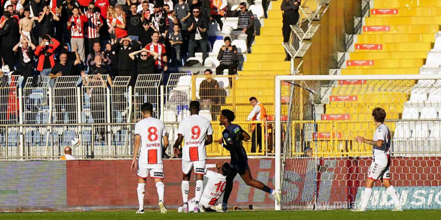 Trendyol Süper Lig: Kasımpaşa:1 - Samsunspor:0 (İlk yarı)