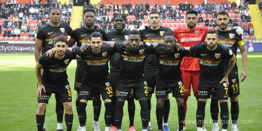 Trendyol Süper Lig: Kayserispor: 0 - Adana Demirspor: 0 (İlk yarı)