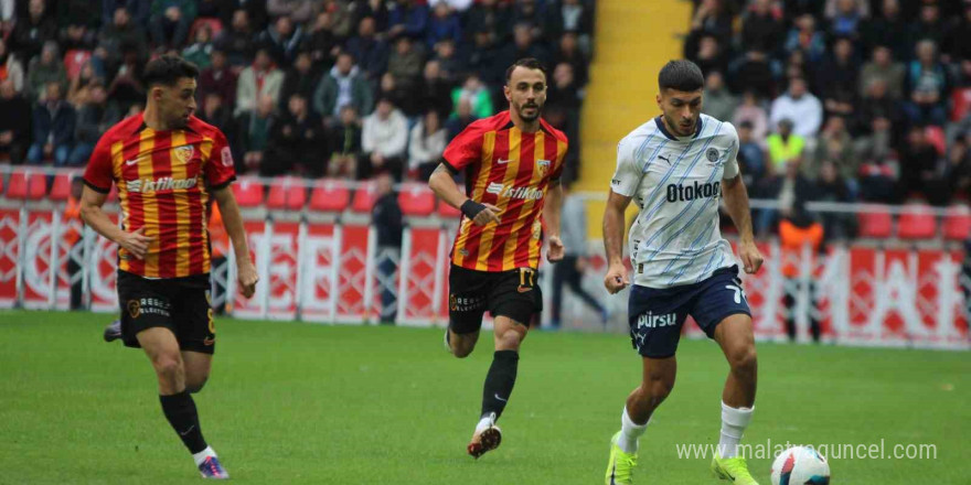 Trendyol Süper Lig: Kayserispor: 0 - Fenerbahçe: 2 (Maç devam ediyor)