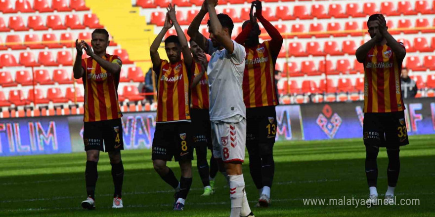 Trendyol Süper Lig: Kayserispor: 0 - Samsunspor: 1 (Maç devam ediyor)