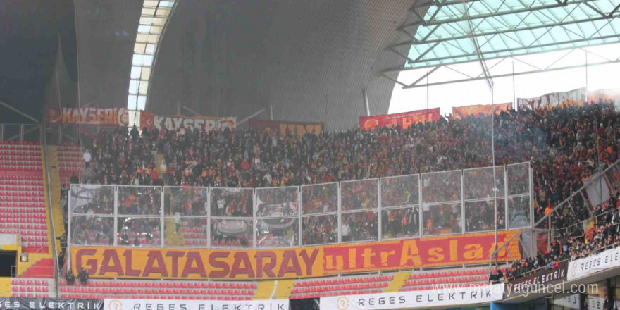 Trendyol Süper Lig: Kayserispor: 1 - Galatasaray: 1 (Maç devam ediyor)