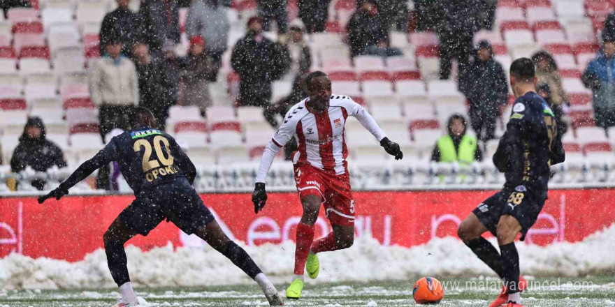 Trendyol Süper Lig: NG Sivasspor: 0 - Kasımpaşa: 0 (İlk yarı)