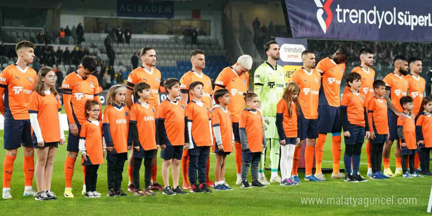 Trendyol Süper Lig: RAMS Başakşehir: 0 - Beşiktaş: 0 (Maç devam ediyor)