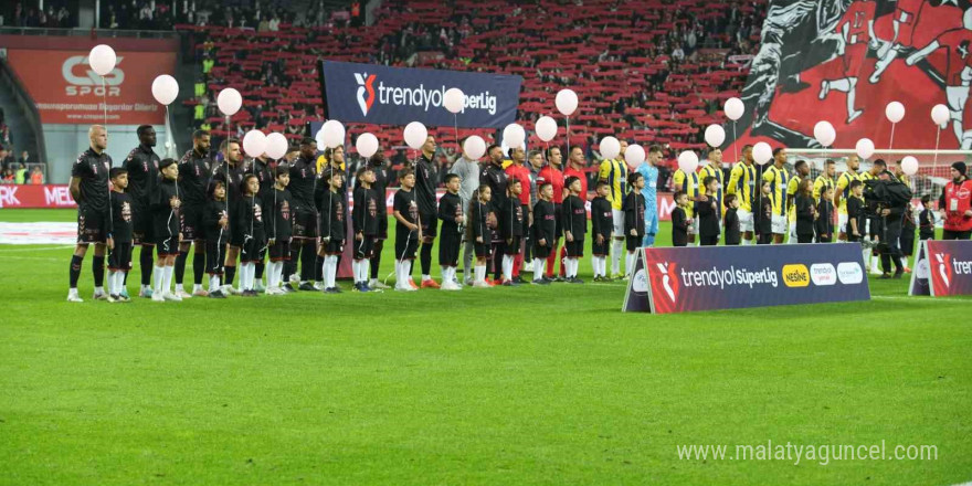 Trendyol Süper Lig: Samsunspor: 0 - Fenerbahçe: 0 (Maç devam ediyor)