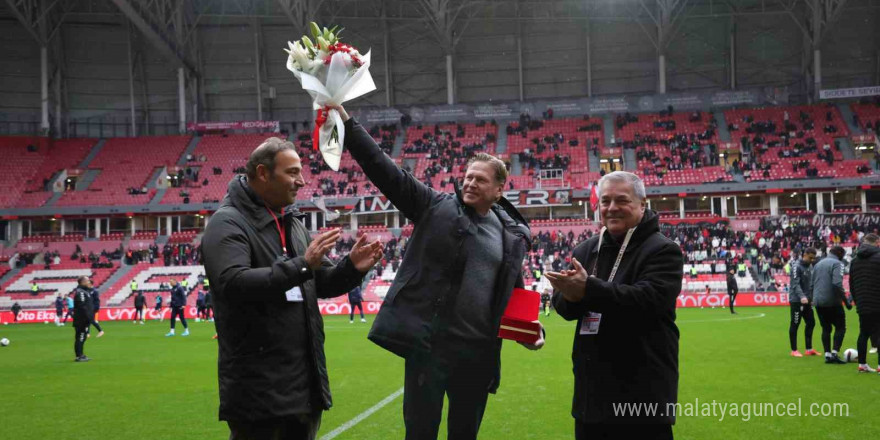 Trendyol Süper Lig: Samsunspor: 1 - Alanyaspor: 0 (İlk yarı)