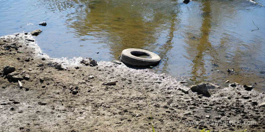 Tunca Nehri’nde kuraklık: Çöplüğe döndü