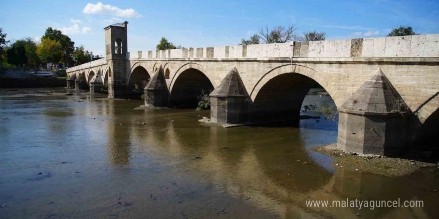 Tunca Nehri’nde kuraklık: Çöplüğe döndü