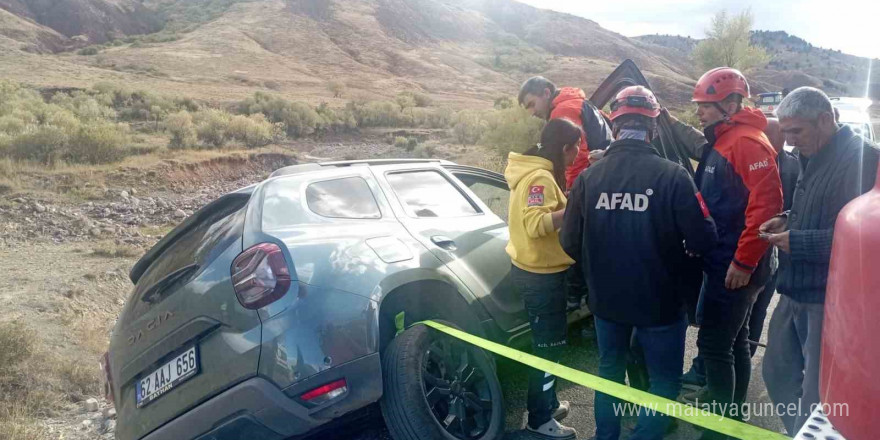 Tunceli’de araç yoldan çıktı: 3 yaralı