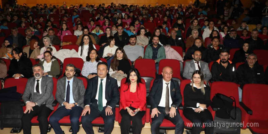 Tunceli’de ’çocukların sesinden şiirler’ etkinliği