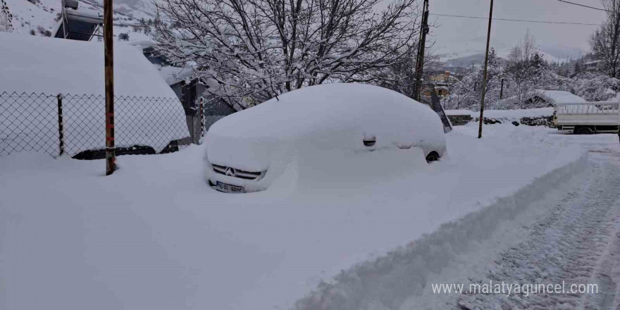 Tunceli’de kar esareti: 189 köy yolu ulaşıma kapandı