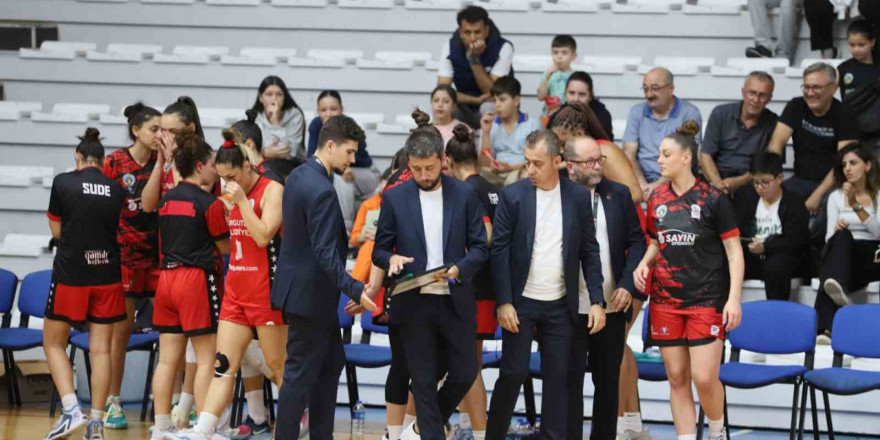 Turgutlu Belediyesi Kadın Basketbol Takımında teknik ekip ile yola devam