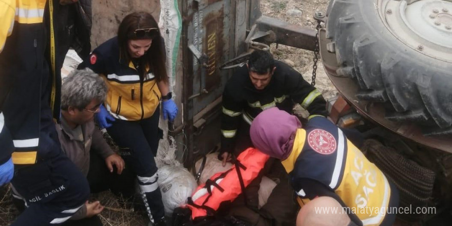 Turgutlu’da, devrilen traktörün altında kalan sürücü yaralandı