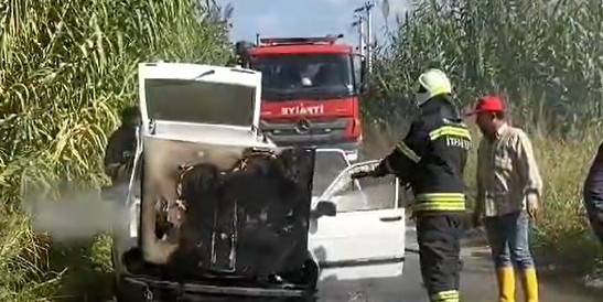 Turgutlu’da seyir halindeki otomobil alev aldı