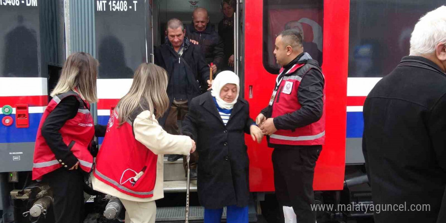 Turistik Tuz Ekspresi ile Çankırı’ya yolculuk yapan engelliler şehre hayran kaldı