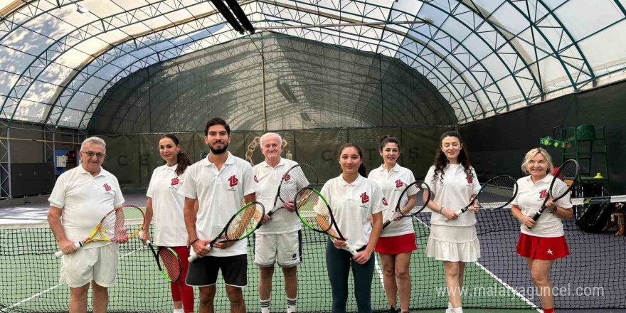 Türk Böbrek Vakfı’nın düzenlediği 2. Cumhuriyet Tenis Turnuvası başladı