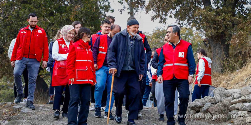 Türk Kızılay’dan 82 yaşındaki ihtiyaç sahibine şefkat eli