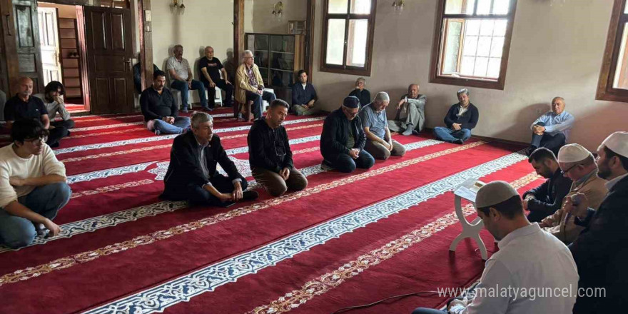 Türk Ocağı, hatim duası ve mevlid okutturmak için bir araya geldi