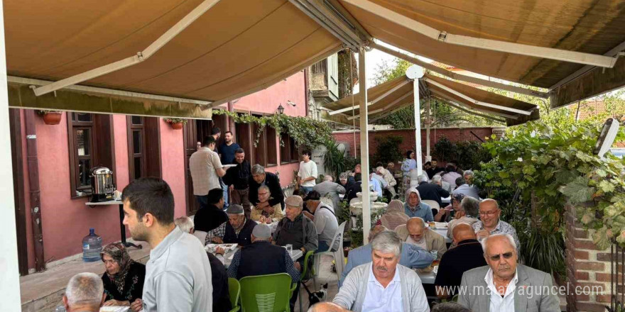 Türk Ocağı, hatim duası ve mevlid okutturmak için bir araya geldi