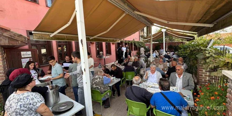 Türk Ocağı, hatim duası ve mevlid okutturmak için bir araya geldi