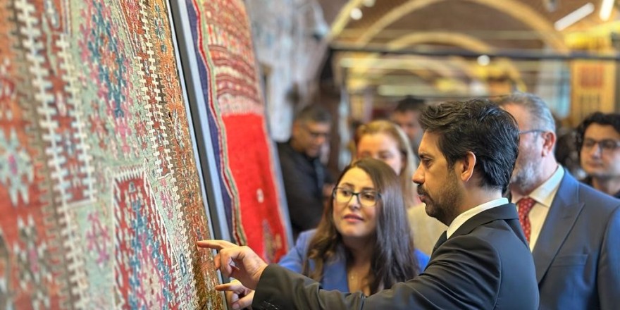 Türk ve İslam Eserleri Müzesi’nde “Renkten Motife Anadolu Kilimleri” sergisi açıldı