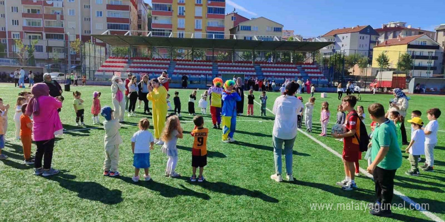 Türkeli MYO Oyun Şenliği’nde çocuklar hem eğlendi hem öğrendi