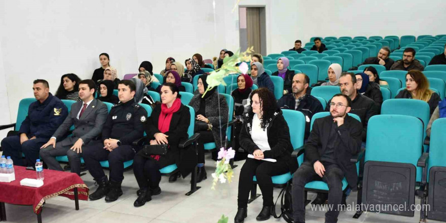 Türkeli’de “En İyi Narkotik Polisi Anne” semineri