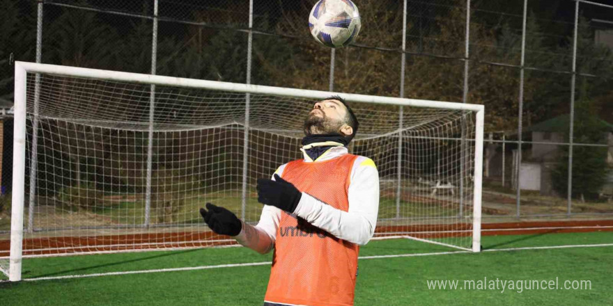 Türkiye’nin en kariyerli futbolcusu Elazığ’da