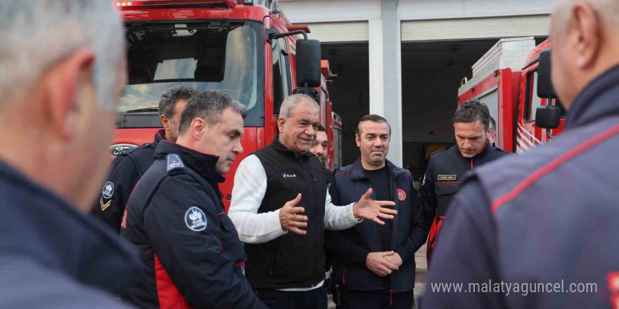 Türkiye’nin en uzun süre itfaiye müdürlüğünü yapan Başgün, emekliye ayrıldı