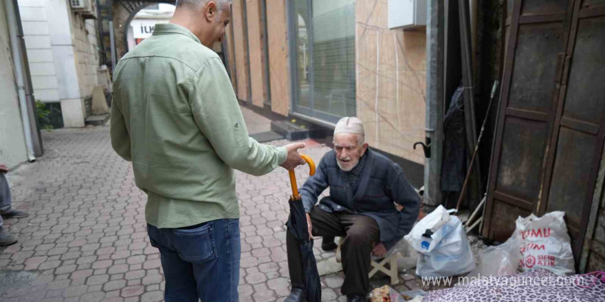 Türkiye’nin en yaşlı şemsiye tamircisi