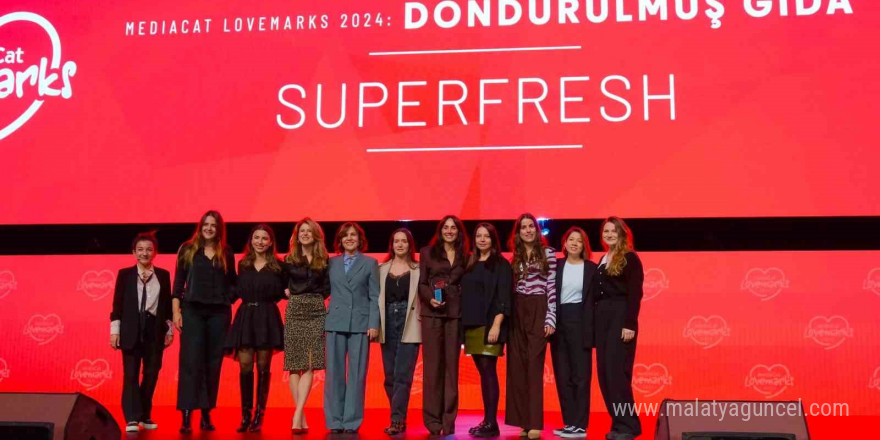 Türkiye’nin “Lovemark”ı SuperFresh, ödülüyle buluştu