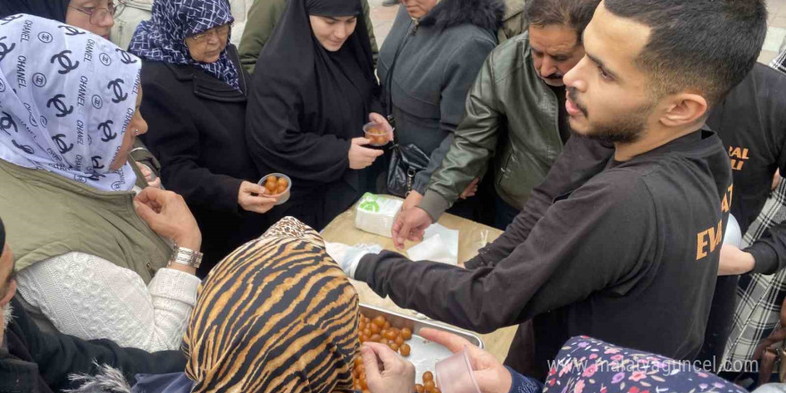 Ücretsiz lokma dağıtımı izdihama neden oldu