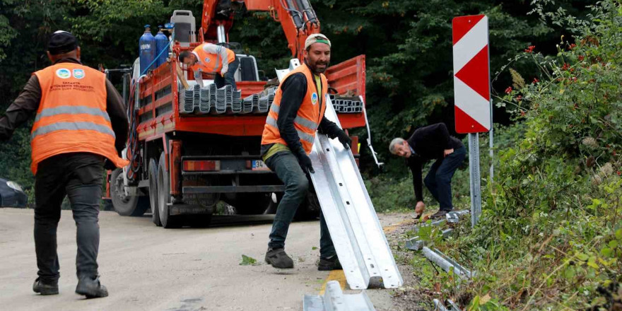 Uçurum kenarına çelik bariyerli önlem