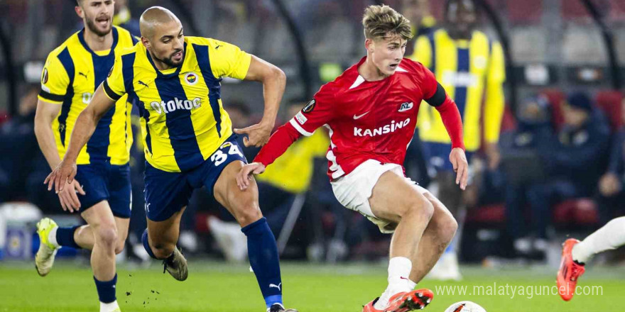 UEFA Avrupa Ligi: AZ Alkmaar: 0 - Fenerbahçe: 0 (İlk yarı)