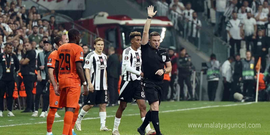 UEFA Avrupa Ligi: Beşiktaş: 0 - Eintracht Frankfurt: 2 (İlk yarı)